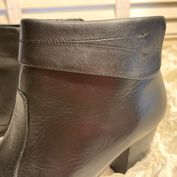 Confortisimo black leather cuffed ankle boots.  NWT size 39 - Picture 6 of 9